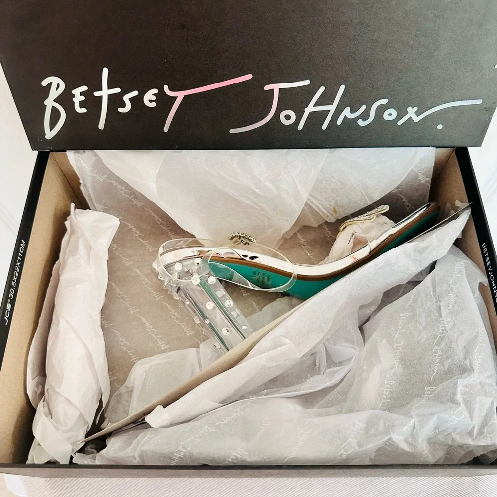 BLUE by BETSEY JOHNSON ~ Silver Lucite 3.5” Block Heels and Bride Glitter Accent